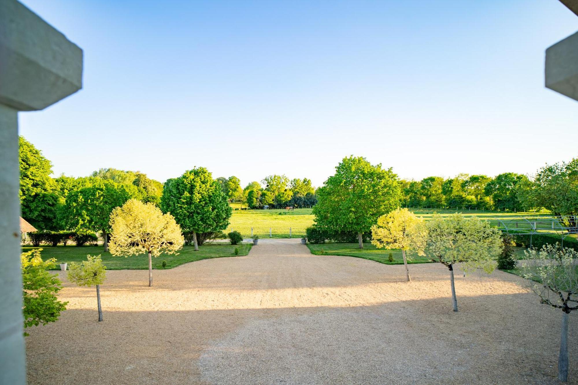 Hotel Haras De La Potardiere Crosmieres Luaran gambar